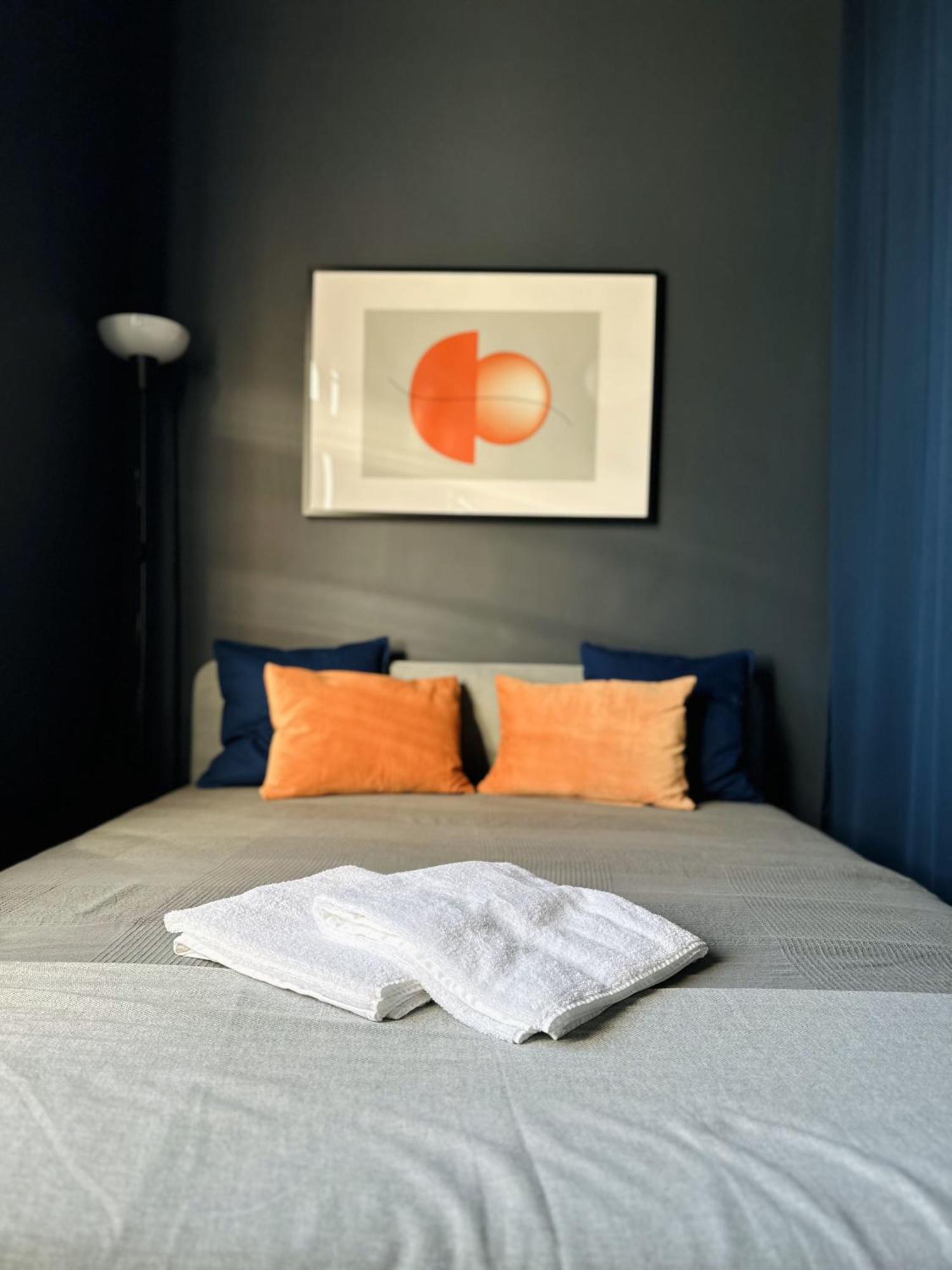 Apartment Symetria