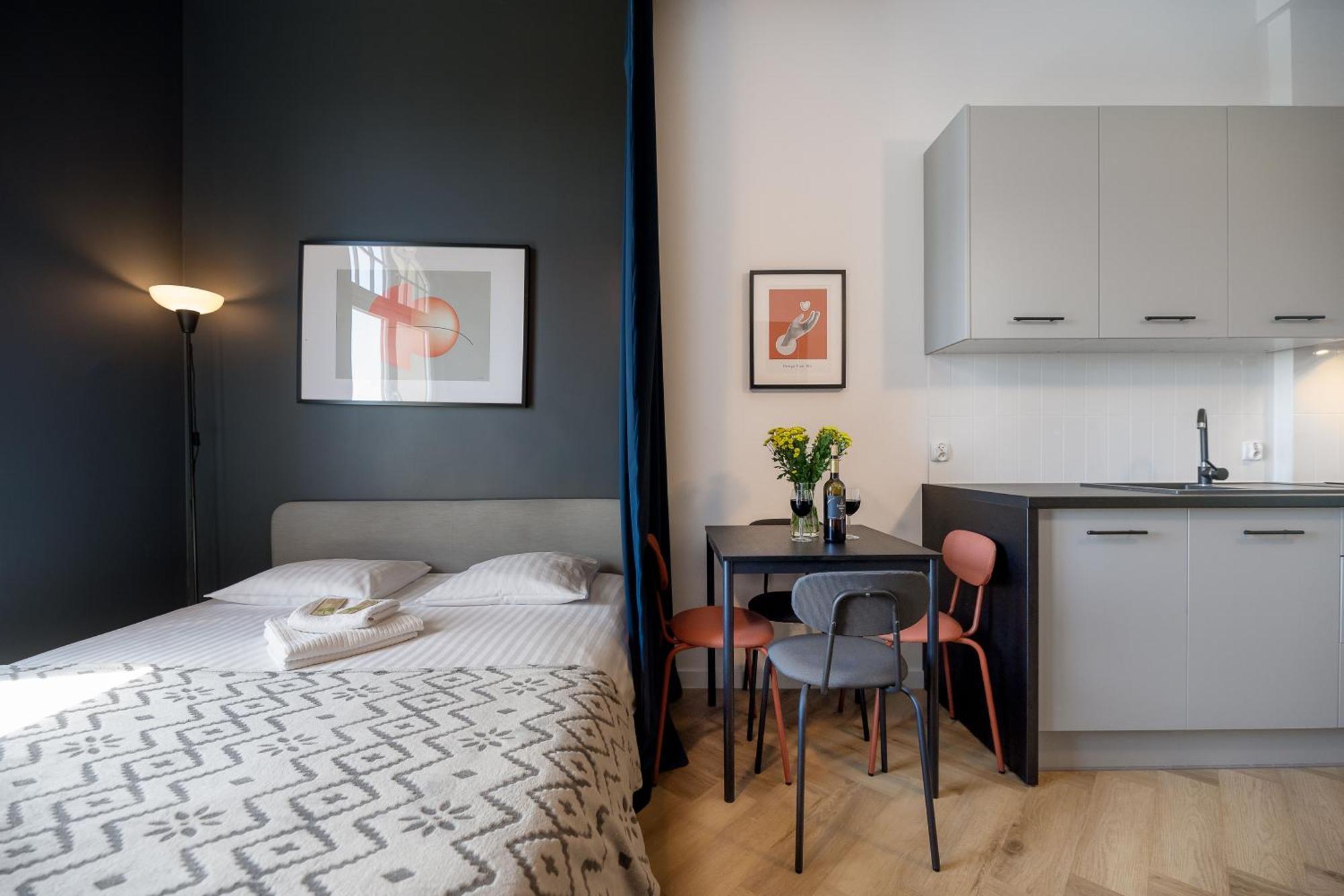 Apartment Symetria